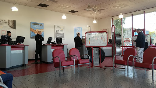 Tire Shop «Discount Tire Store - Clackamas, OR», reviews and photos, 8380 SE Sunnyside Rd, Clackamas, OR 97015, USA