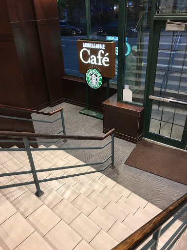 Book Store «Barnes & Noble», reviews and photos, 230 Main St, White Plains, NY 10601, USA