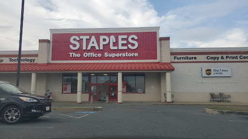 Office Supply Store «Staples», reviews and photos, 128 Sunset Blvd, New Castle, DE 19720, USA