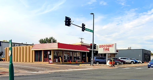 Tire Shop «Discount Tire Store - Englewood, CO», reviews and photos, 300 W Hampden Ave, Englewood, CO 80110, USA