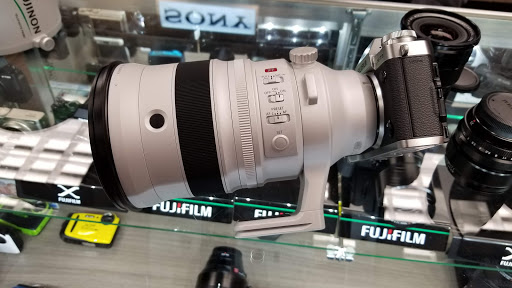 Camera Store «Roberts Camera», reviews and photos, 220 E St Clair St, Indianapolis, IN 46204, USA