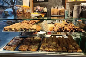 Vivari. Bakery & Coffee image