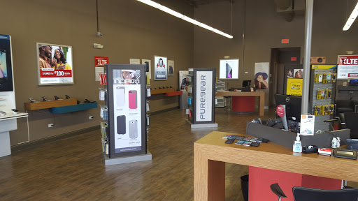 Cell Phone Store «Verizon Authorized Retailer, TCC», reviews and photos, 2090 Skokie Valley Rd, Highland Park, IL 60035, USA