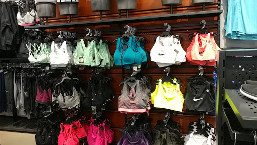 Sportswear Store «Nike Factory Store», reviews and photos, 6800 Oxon Hill Rd #500, Oxon Hill, MD 20745, USA