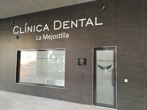 Clínica Dental - La Mejostilla, Cáceres‎ - Cáceres