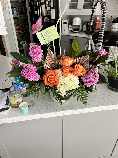 Florist «Especially For You», reviews and photos, 124 E Pine St, Ponchatoula, LA 70454, USA