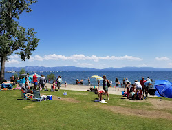 Tahoe City Public Beach'in fotoğrafı geniş bir kıyı şeridi ile birlikte