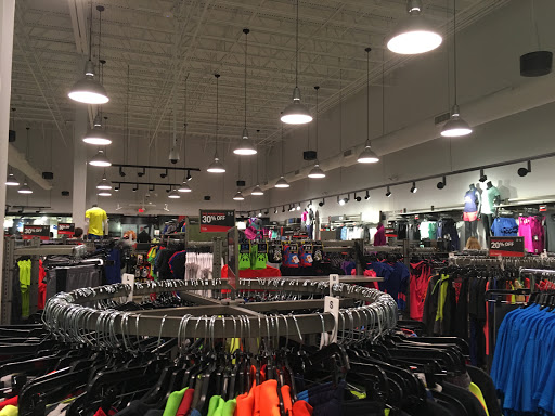 Clothing Store «Under Armour Factory House», reviews and photos, 5220 Fashion Outlets Way #1135, Rosemont, IL 60018, USA