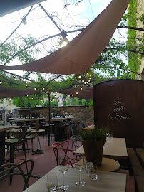 Atmosphère du Restaurant LE VIEUX BISTROT à Cabrières-d'Avignon - n°19