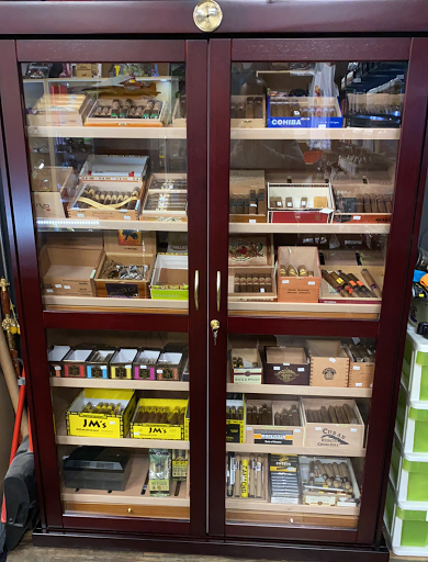 Tobacco Shop «Puff&Pass Smoke Shop», reviews and photos, 14151 Ramona Blvd #2B, Baldwin Park, CA 91706, USA