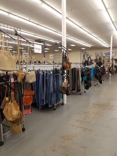 Thrift Store «Volunteers of America Thrift Store», reviews and photos, 1135 N Belsay Rd, Burton, MI 48509, USA