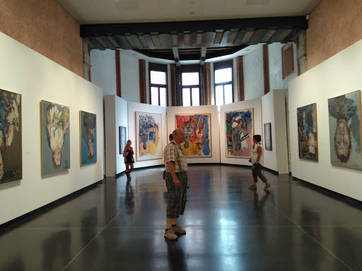 Large art galleries in Venice