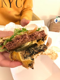 Plats et boissons du Restaurant de hamburgers Le Camion Qui Fume à Paris - n°16
