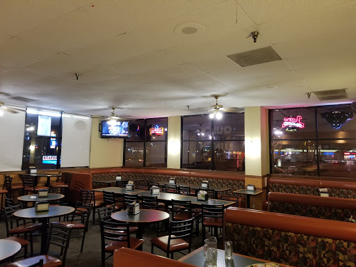 Pizza Restaurant «Round Table Pizza», reviews and photos, 1175 Baker St, Costa Mesa, CA 92626, USA