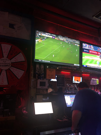 Bar & Grill «Golden Rail Pub», reviews and photos, 66 Easton Ave, New Brunswick, NJ 08901, USA