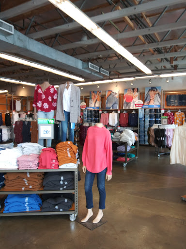 Clothing Store «Old Navy», reviews and photos, 3115 SW Cedar Hills Blvd, Beaverton, OR 97005, USA