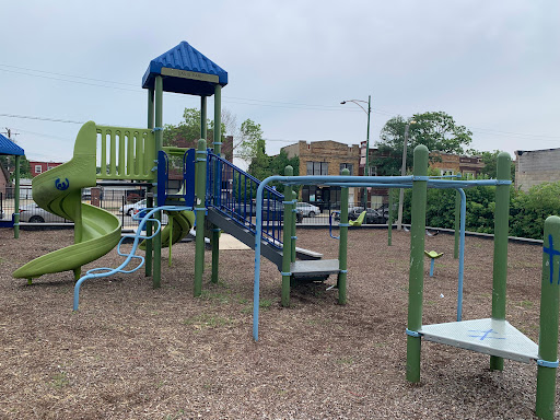 Park «Davis Park», reviews and photos, 5427 W Division St, Chicago, IL 60651, USA