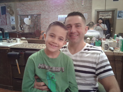 Barber Shop «Old Familiar Barber Shop, LLC», reviews and photos, 116 Parsons Ave, Columbus, OH 43205, USA