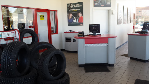 Tire Shop «Discount Tire Store - Centennial, CO», reviews and photos, 17200 E Smoky Hill Rd, Centennial, CO 80015, USA