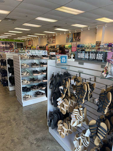Shoe Store «Crocs», reviews and photos, 15715 S Apopka Vineland Rd, Orlando, FL 32821, USA