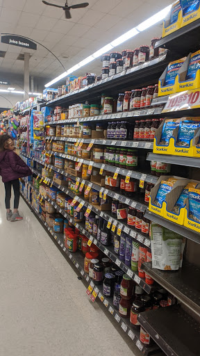 Grocery Store «Metro Market», reviews and photos, 1123 N Van Buren St, Milwaukee, WI 53202, USA