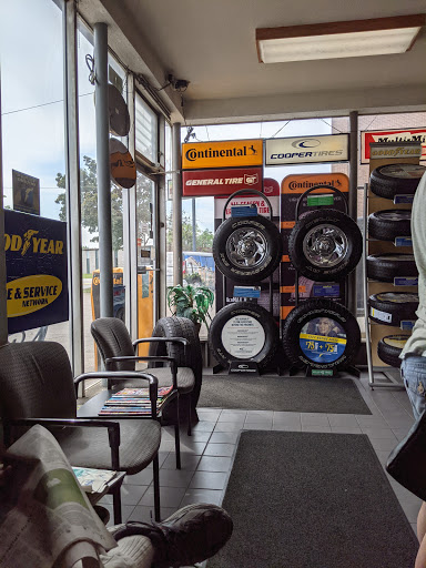 Tire Shop «Five Seasons Tire», reviews and photos, 2804 1st Ave NE, Cedar Rapids, IA 52402, USA