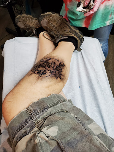 Tattoo Shop «Up In Arms Tattoos and Piercings», reviews and photos, 539 Carnot Rd, Moon, PA 15108, USA