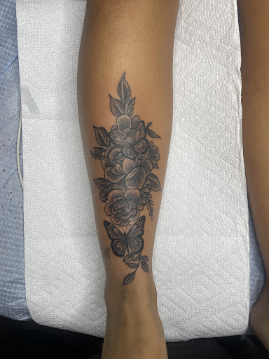 Explore finger tattoo ideas for guys, creative tattoo ideas in Orange Park, available at Big City Tattoo and Piercing