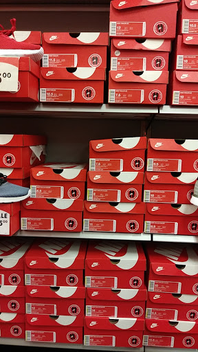 Shoe Store «Shoe Carnival», reviews and photos, 1620 Dogwood Dr SE, Conyers, GA 30013, USA