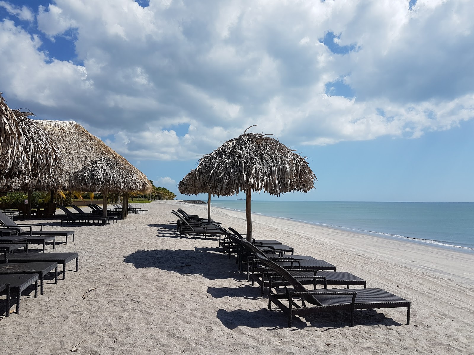 Φωτογραφία του Compuesta Beach με επίπεδο καθαριότητας πολύ καθαρό