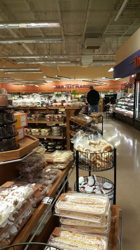 Grocery Store «Hannaford Supermarket», reviews and photos, 333 Massachusetts Ave, Lunenburg, MA 01462, USA