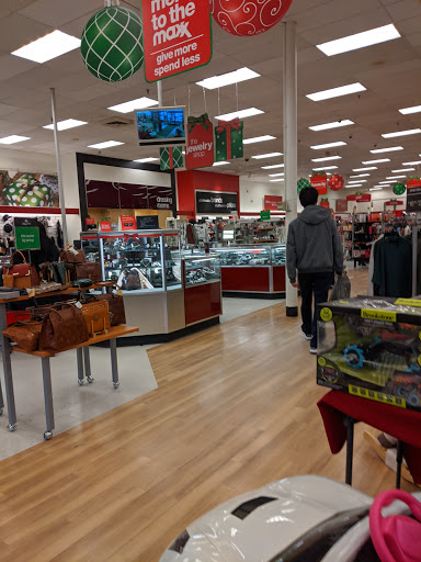 Shopping Mall «North Andover Mall», reviews and photos, 350 Winthrop Ave, North Andover, MA 01845, USA