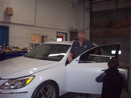 Car Dealer «McCubbin Motors», reviews and photos, 301 E Clifty Dr, Madison, IN 47250, USA