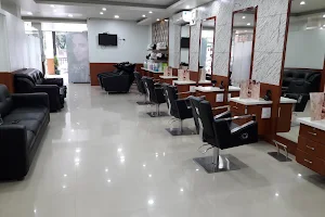 Shifa Women & Men Salon image