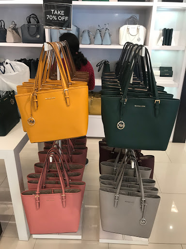 Fashion Accessories Store «Michael Kors», reviews and photos, 3690 Livermore Outlets Dr, Livermore, CA 94551, USA