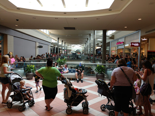 Shopping Mall «Mayfair», reviews and photos, 2500 N Mayfair Rd, Wauwatosa, WI 53226, USA