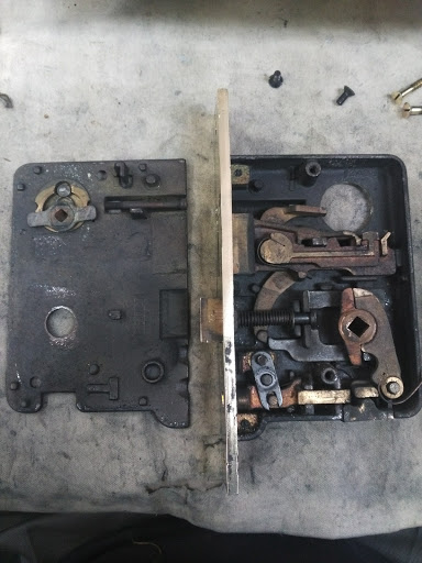 Locksmith «Cuyahoga Safe & Lock», reviews and photos, 13615 Madison Ave, Lakewood, OH 44107, USA