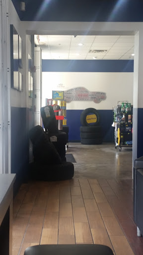 Auto Parts Store «Pep Boys Auto Service & Tire», reviews and photos, 4837 N Tryon St, Charlotte, NC 28213, USA