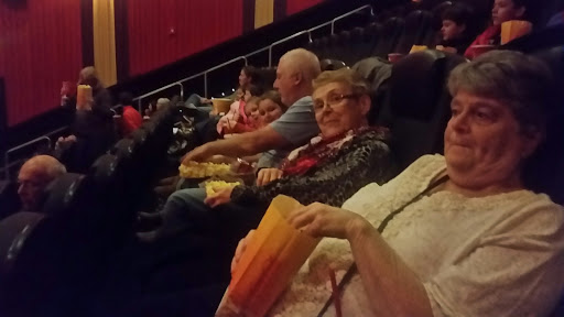 Movie Theater «Regal Cinemas Independence Mall 14 & RPX», reviews and photos, 101 Kingston Collection Way, Kingston, MA 02364, USA