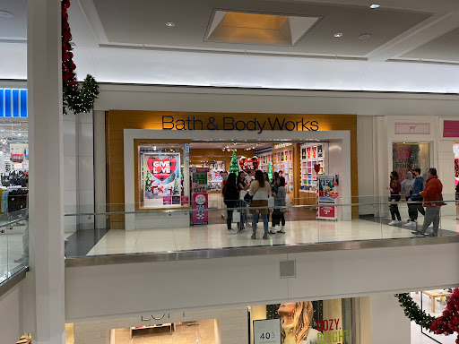 Shopping Mall «South Hills Village», reviews and photos, 301 South Hills Village, Pittsburgh, PA 15241, USA