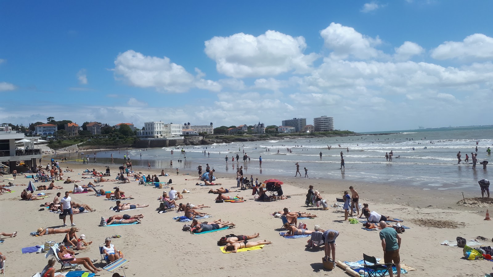 Photo of Plage de Pontaillac amenities area