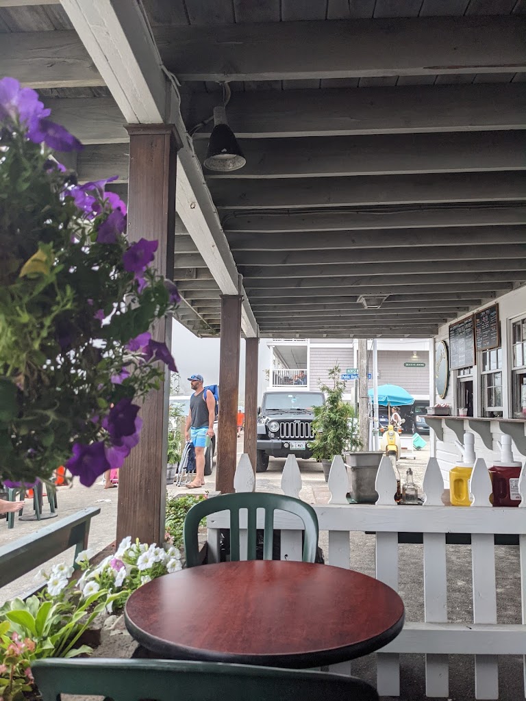 Charlie's On the Beach 03907