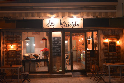 Restaurant La Bicicleta - Carrer del Bisbe Bernaus, 12, 25730 Artesa de Segre, Lleida, Spain