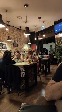 Atmosphère du Restaurant italien Pizze E Sfizi à Marseille - n°8