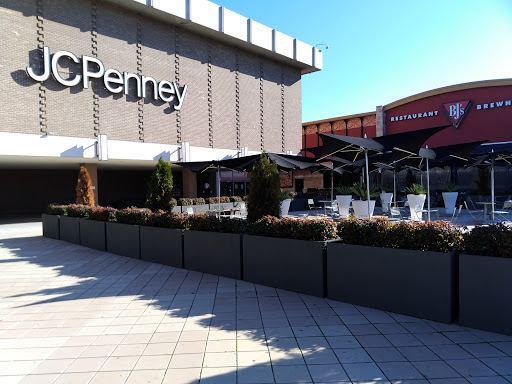 Shopping Mall «Sunvalley Shopping Center», reviews and photos, 1 Sun Valley Mall, Concord, CA 94520, USA