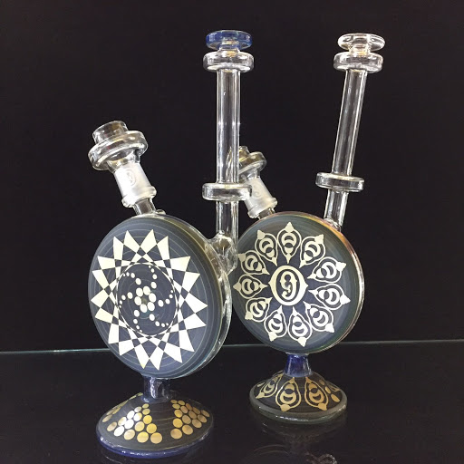 Glass Shop «WHELANS GLASS GALLERY, VAPOR, CIGAR, GIFT & SMOKE SHOP», reviews and photos, 2486 Bancroft Way, Berkeley, CA 94704, USA