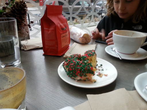 Coffee Shop «Intelligentsia Coffee Old Town Coffeebar», reviews and photos, 1233 N Wells St, Chicago, IL 60610, USA