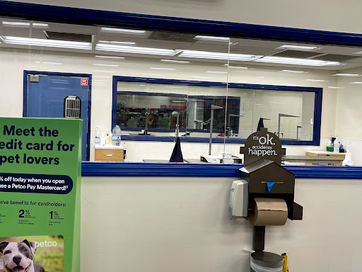 Pet Supply Store «Petco Animal Supplies», reviews and photos, 21943-21947 Ventura Blvd, Woodland Hills, CA 91364, USA