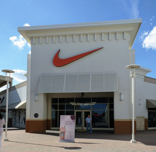 Clothing Store «Nike Factory Store», reviews and photos, 2950 I-20 Frontage Rd #755, Grand Prairie, TX 75052, USA