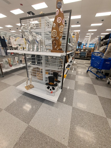 Clothing Store «Ross Dress for Less», reviews and photos, 99 Eglin Pkwy NE, Fort Walton Beach, FL 32548, USA